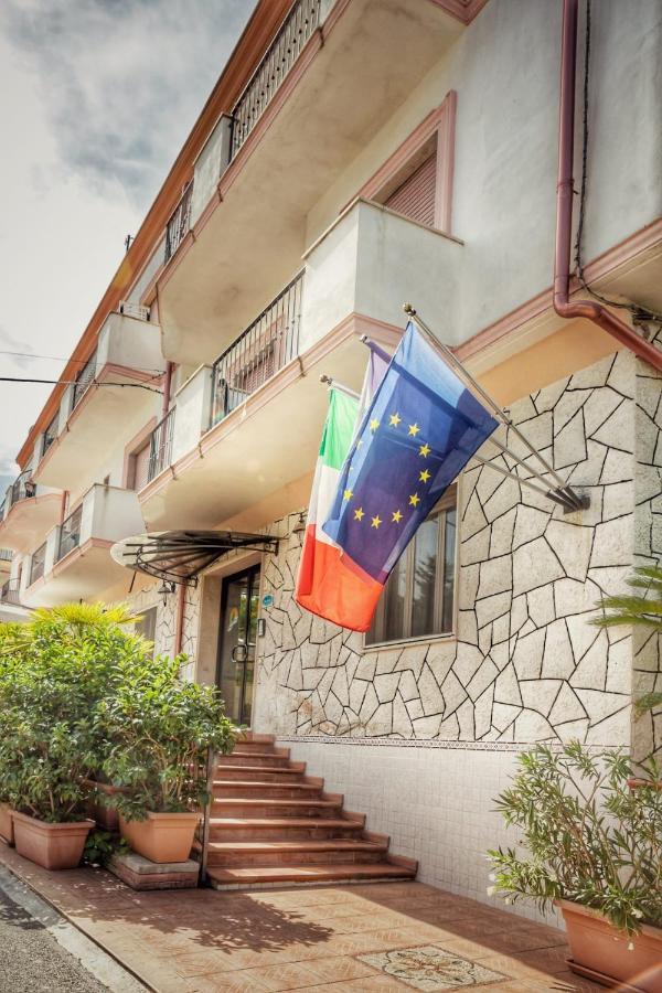 Hotel Pineta San Menaio Kültér fotó